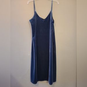 Uniqlo velvet slip dress - size medium